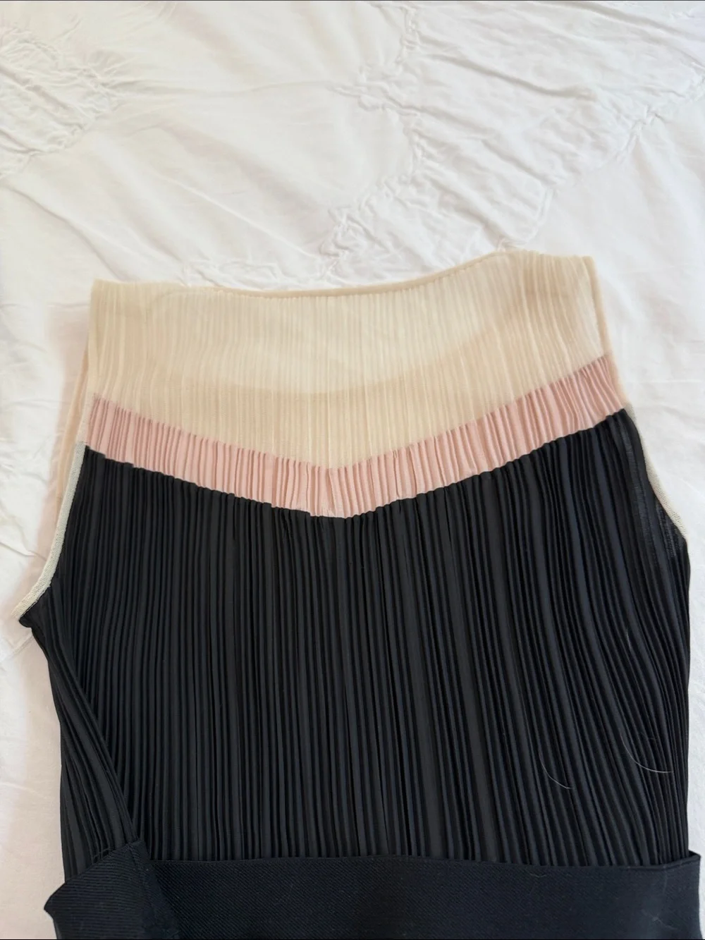 BCBG Max Azria - Picture 11 of 13